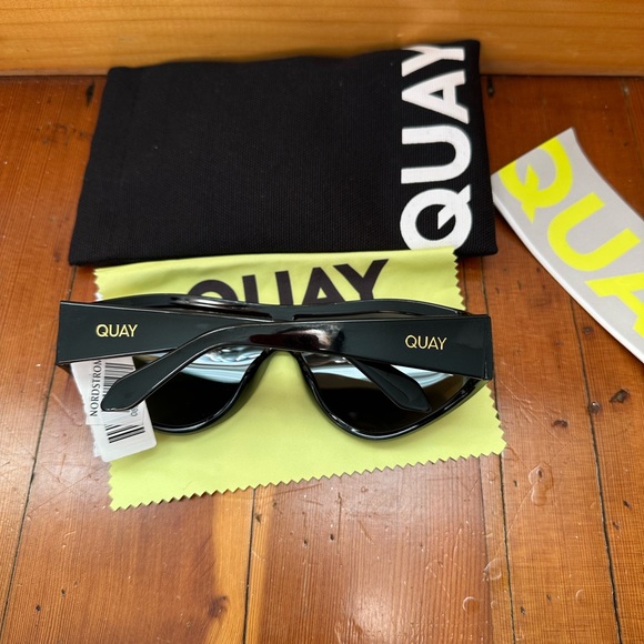 NWT Quay Australia secret set polarized Black Sunglasses - Picture 2 of 5